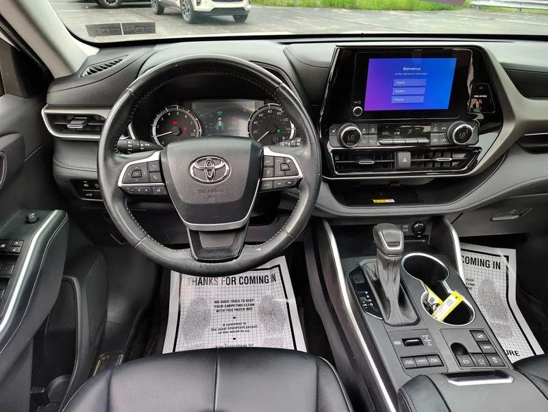 Used 2023 Beige Toyota XLE image 28