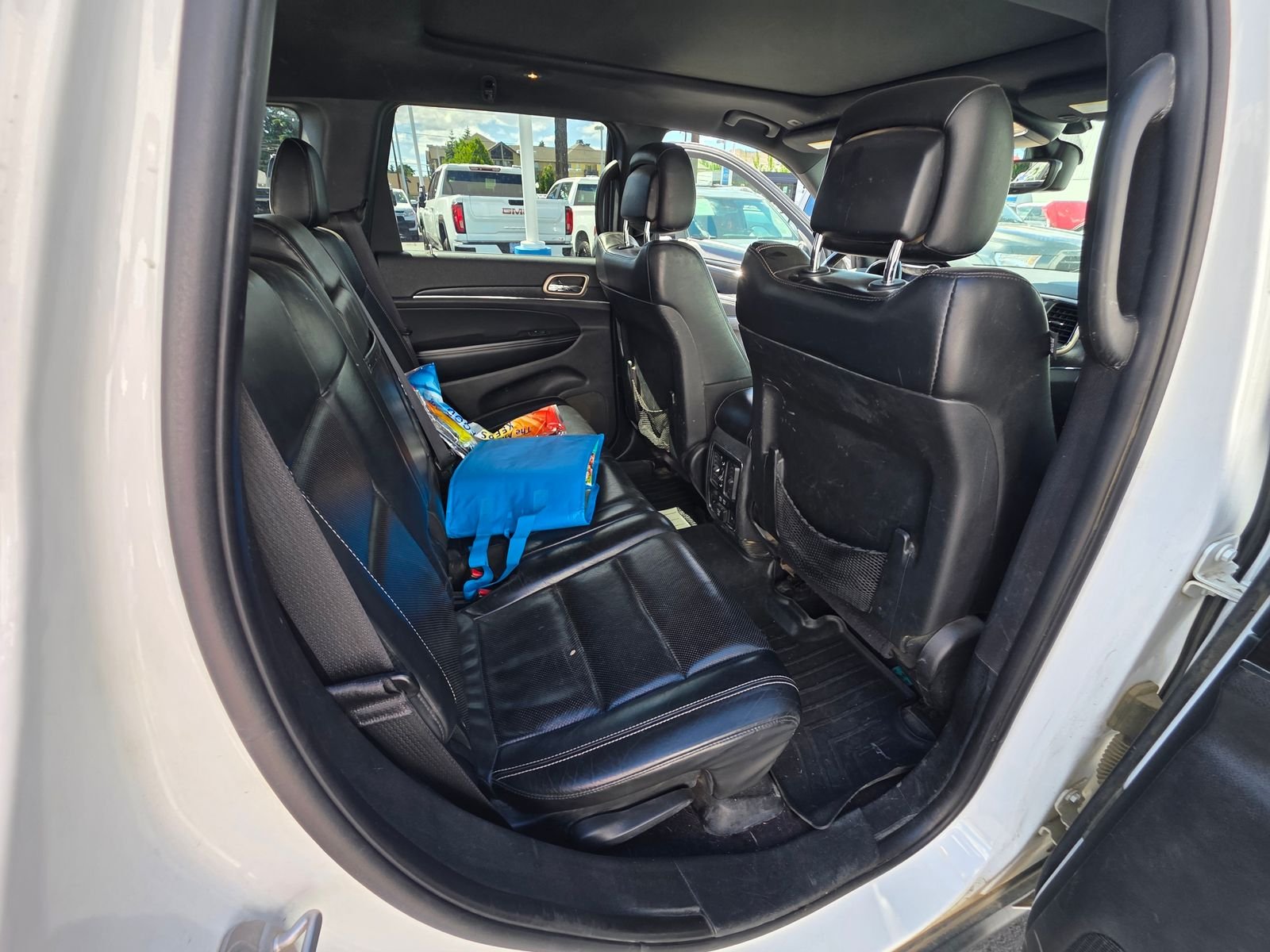 Used 2017 Bright White Clearcoat Jeep Limited image 14
