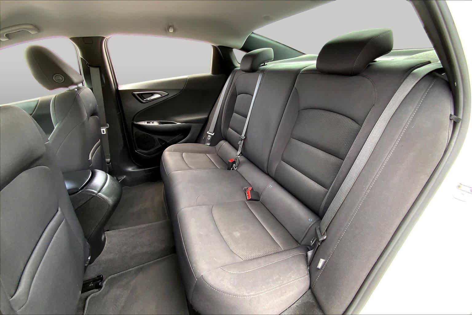 Used 2022 Summit White Chevrolet RS image 20