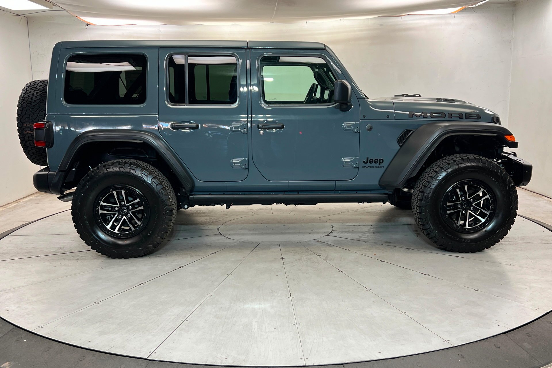Used 2026 Anvil Clearcoat Jeep Moab 392 image 7