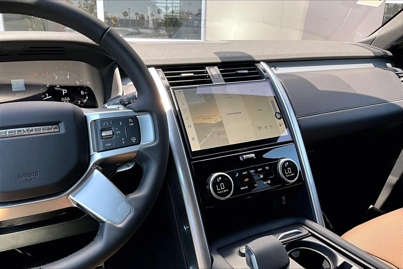 New 2026 Charente Grey Land Rover Dynamic SE image 7