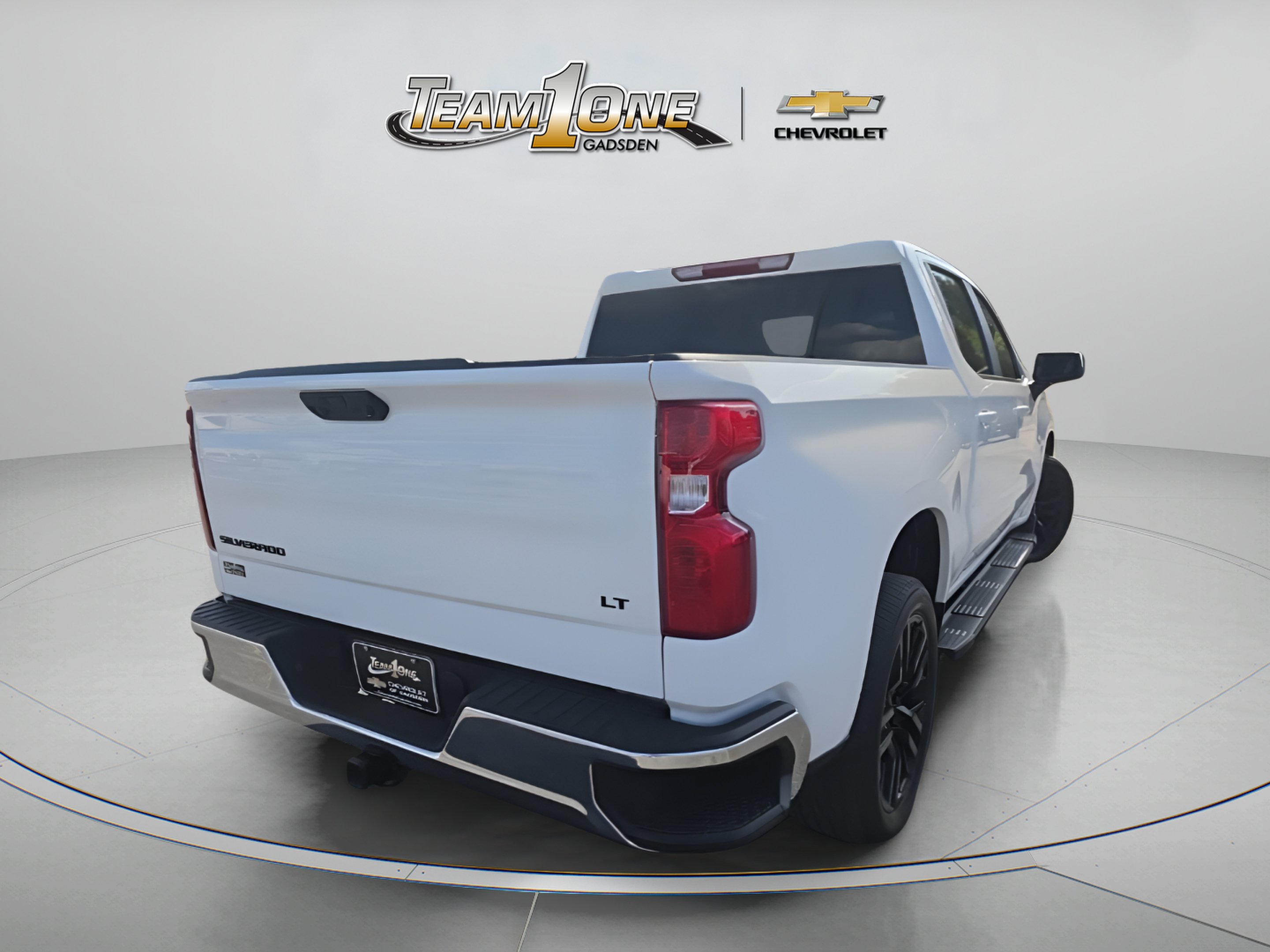 Used 2025 Summit White Chevrolet LT image 7