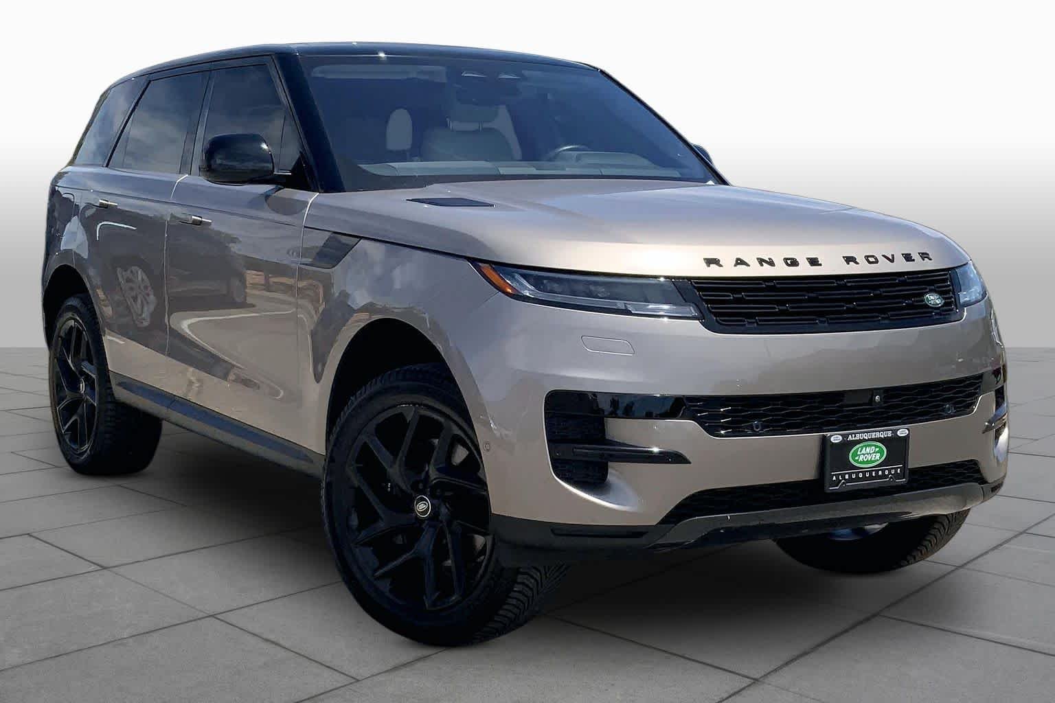 Used 2023 Lantau Bronze Metallic Land Rover SE image 3