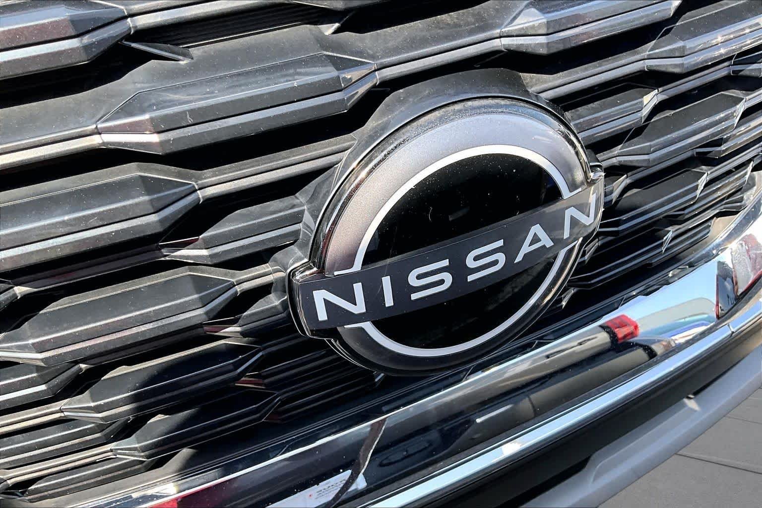 Used 2023 Super Black Nissan SV image 26