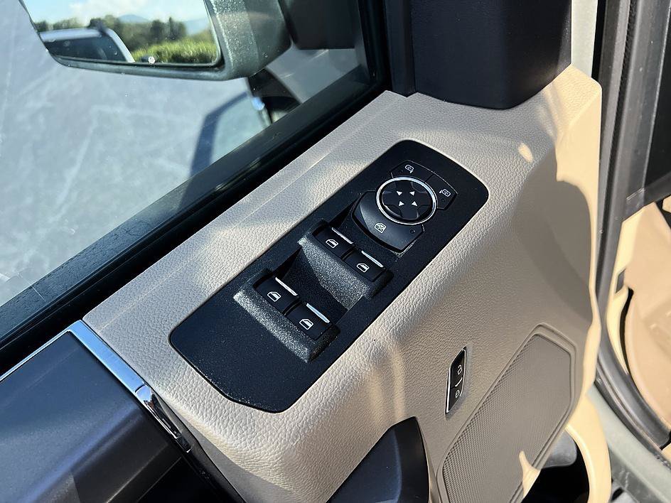 Used 2020 Silver Spruce Metallic Ford XLT image 11