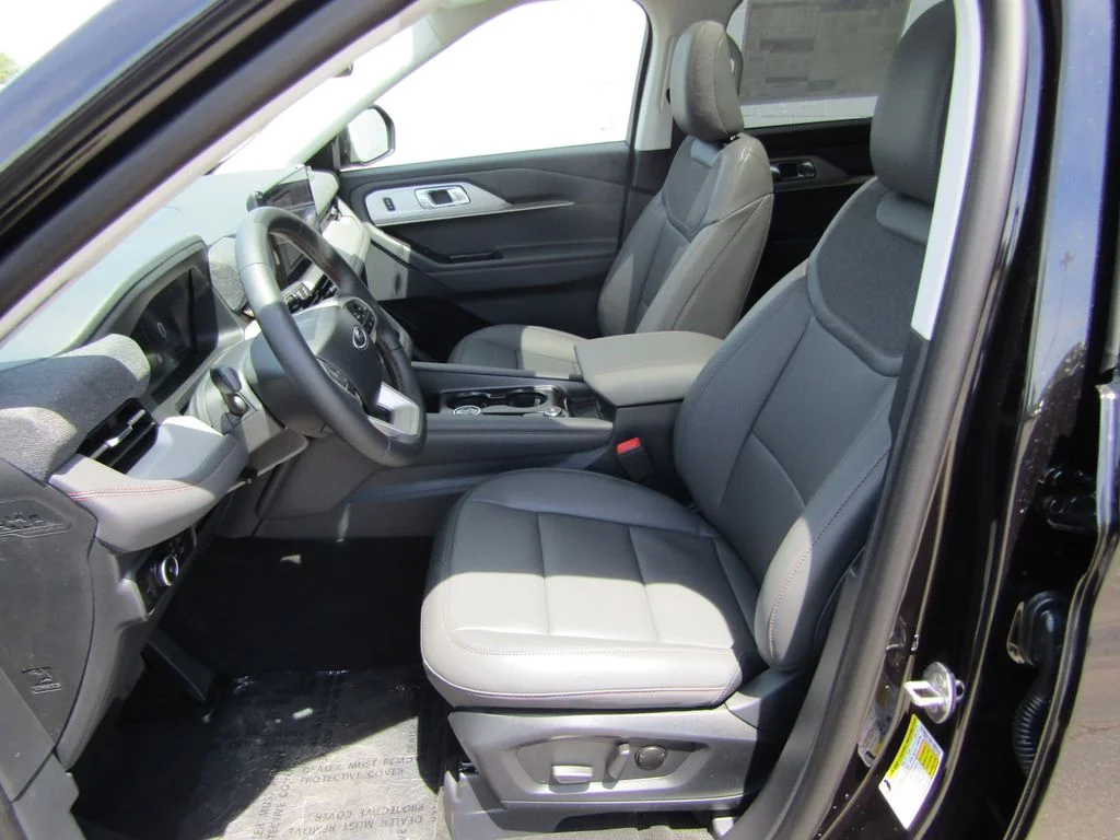 New 2026 Agate Black Metallic Ford Active image 11