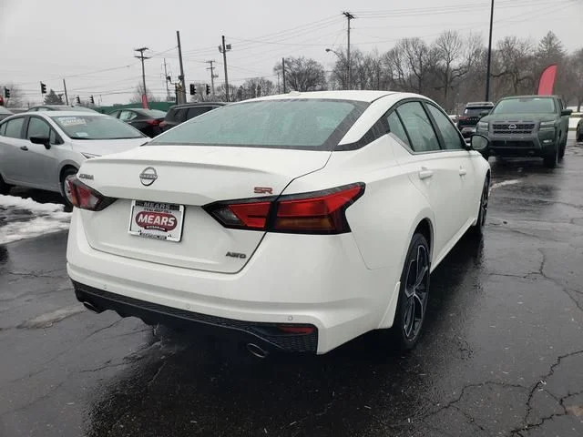 New 2025 White Nissan 2.5 SR image 6