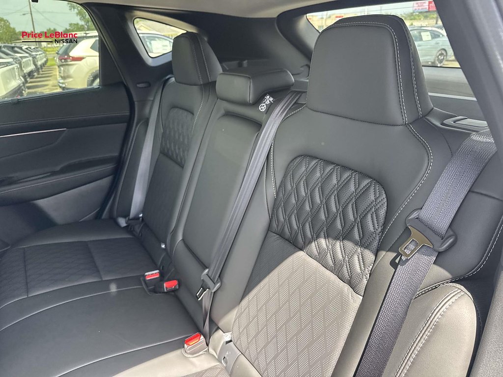 New 2026 Everest White Pearl TriCoat / Super Black Two-tone Nissan Platinum image 8