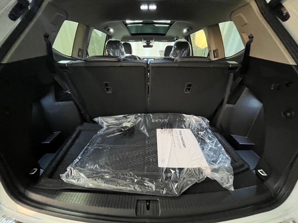 New 2026 White/off-white Volkswagen 2.0T SEL Premium R-Line image 27
