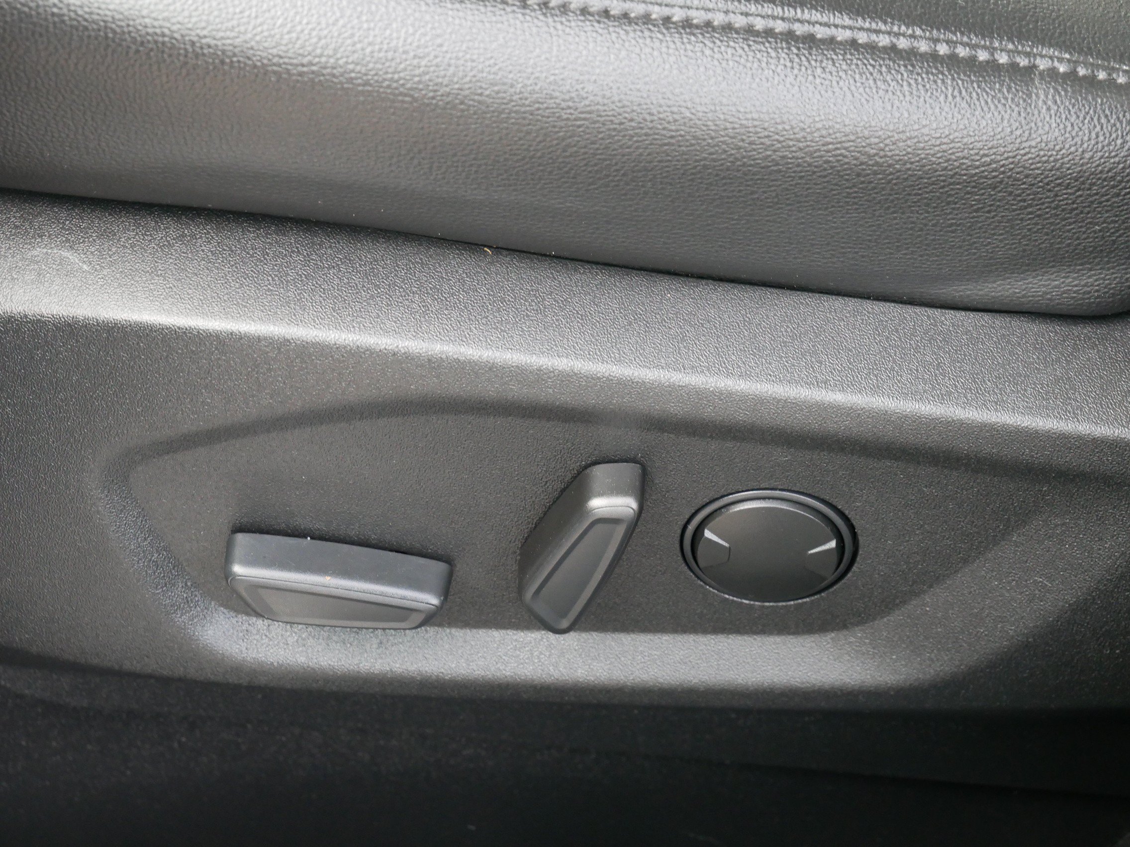 Used 2023 Blue Ford Titanium image 20