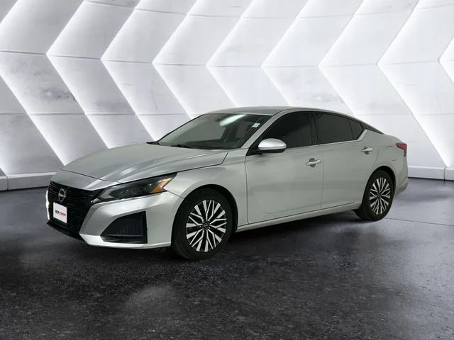 2023 Nissan Altima SV - Photo 3
