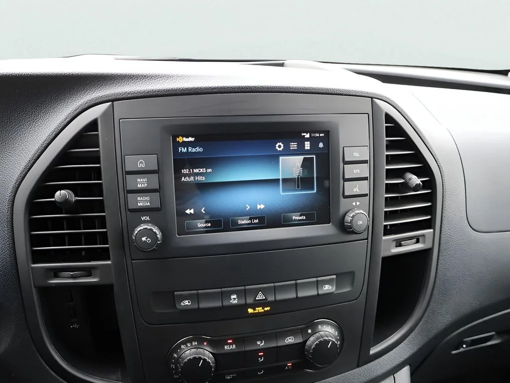 Used 2023  Mercedes-Benz Passenger image 22