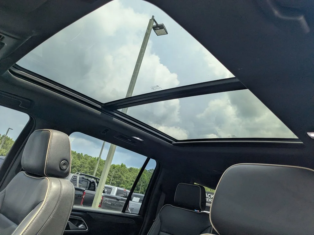 Used 2022 Pearl Beige Metallic GMC SLT image 25