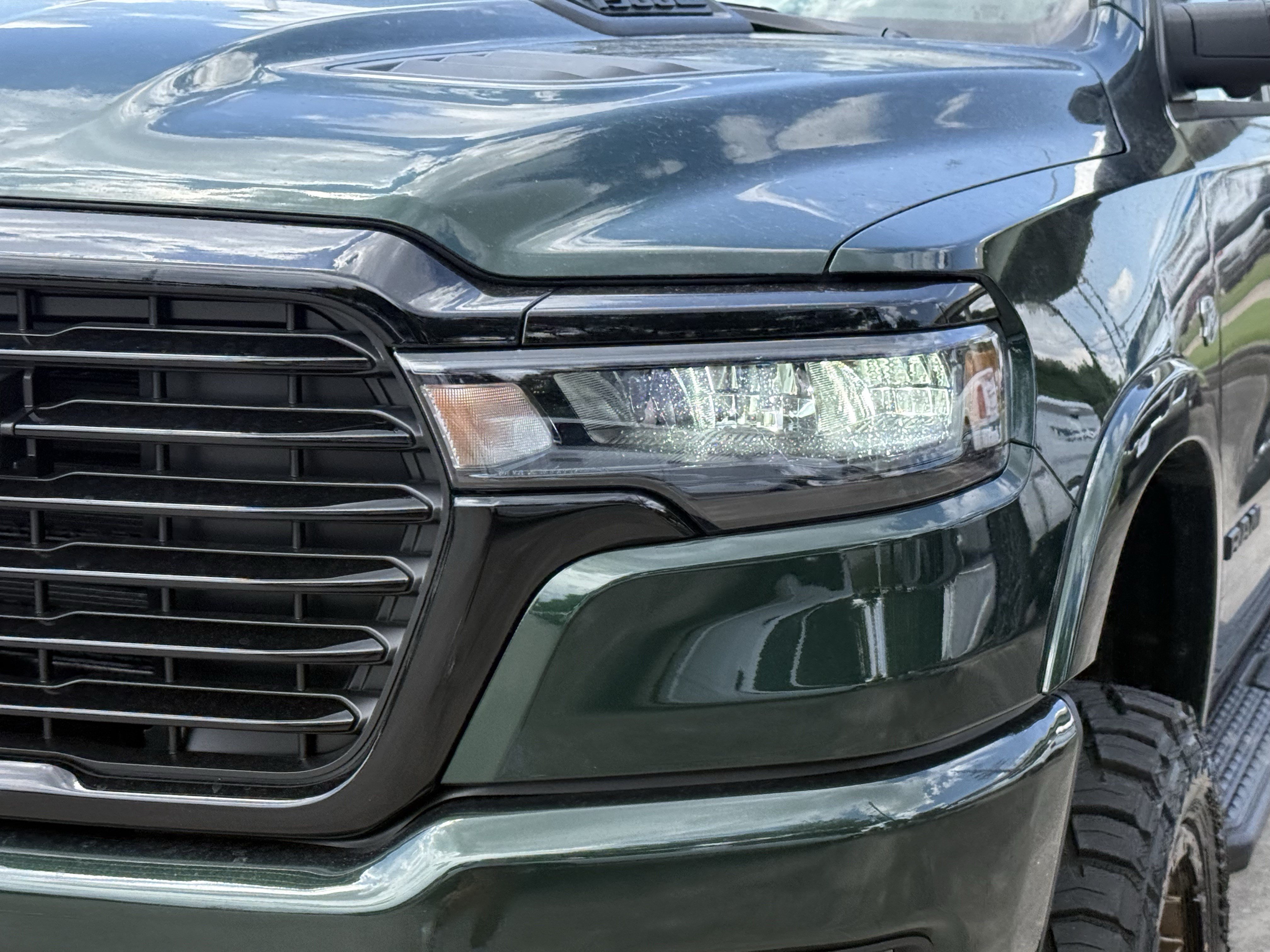 New 2026 Serrano-Green Metallic Exterior Paint RAM Laramie image 7