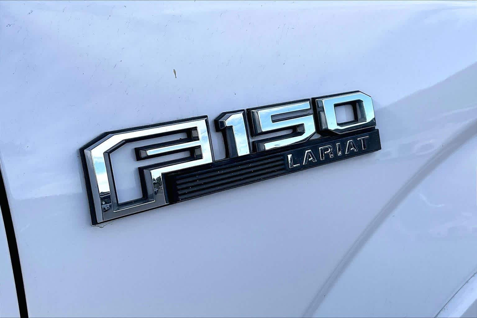 Used 2019 Oxford White Ford LARIAT image 31