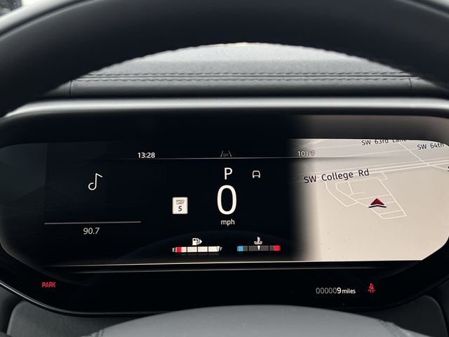 New 2026 Fuji White Land Rover Dynamic SE image 24