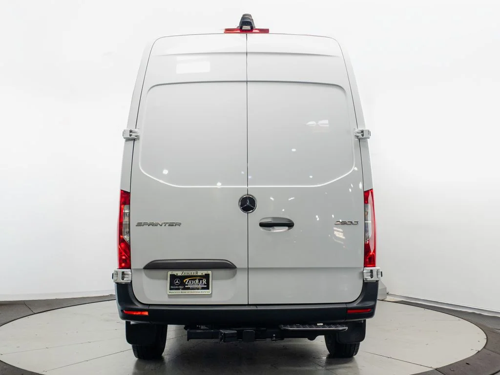 Used 2025 White Mercedes-Benz Cargo 144 WB image 17