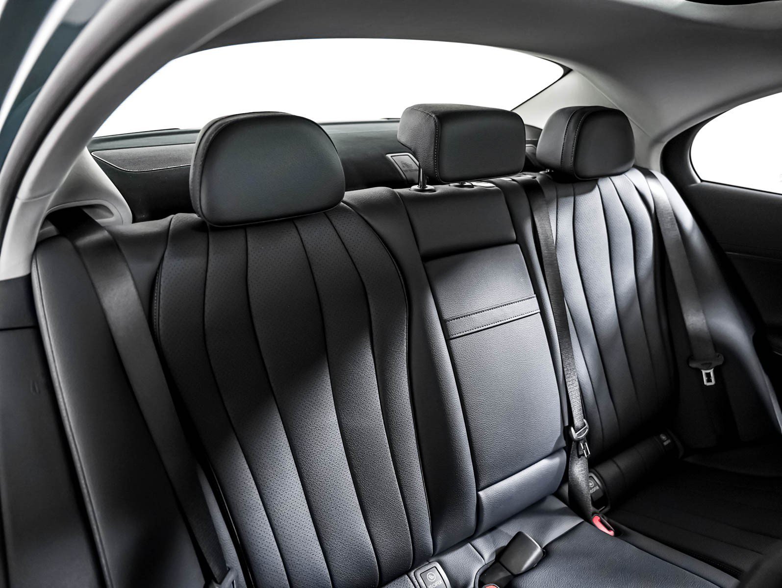 New 2027 Verde Silver Metallic Mercedes-Benz E 350 image 10