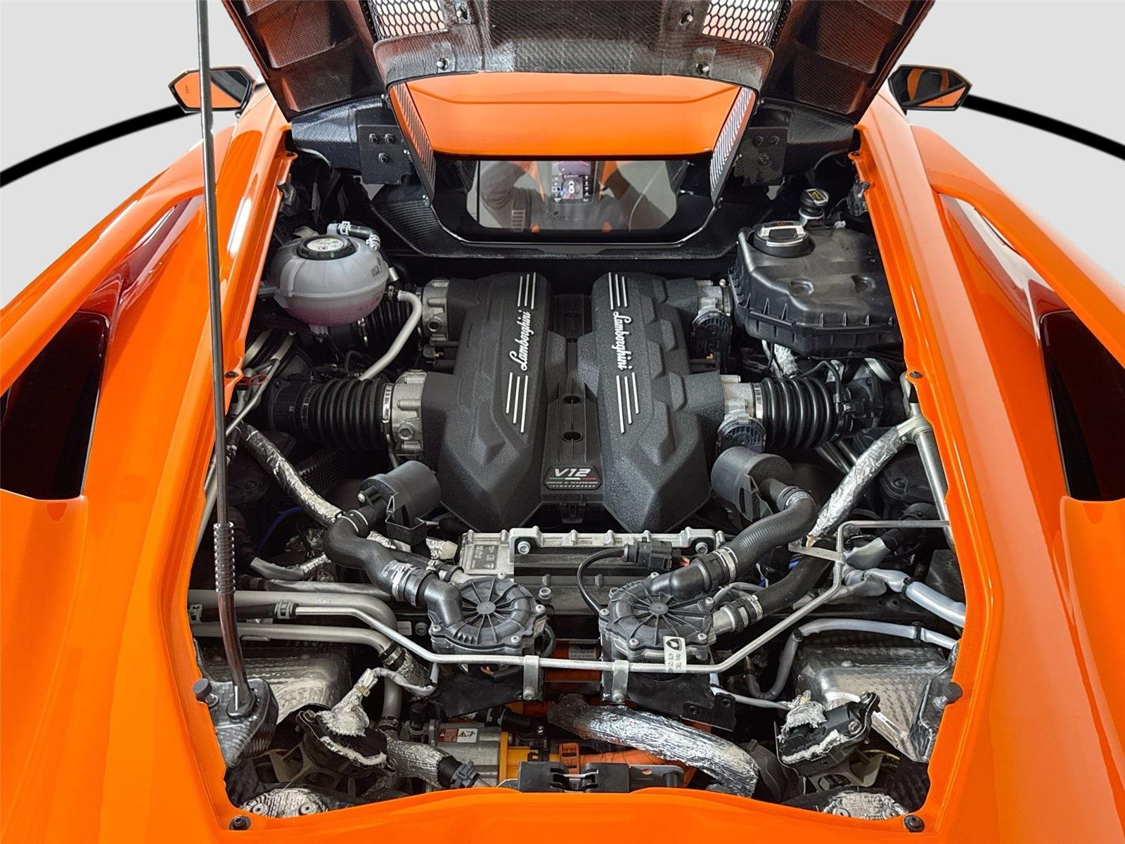 Used 2024 Arancio Apodis Metallic Lamborghini  image 25