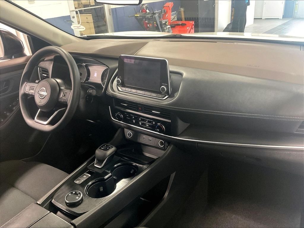 Used 2023 White Nissan S image 14
