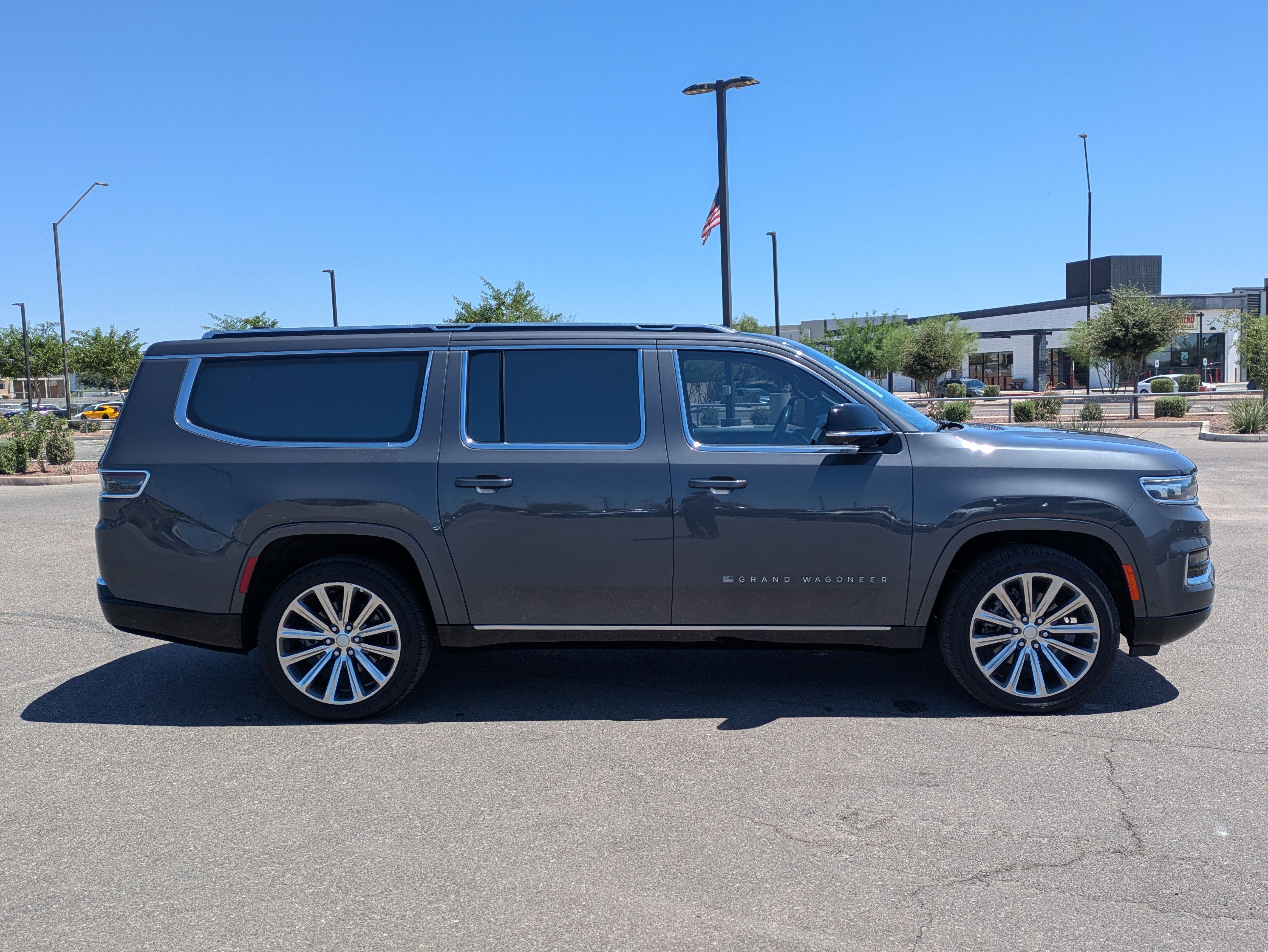 Used 2023 Baltic Gray Metallic Clearcoat Jeep Series II image 6
