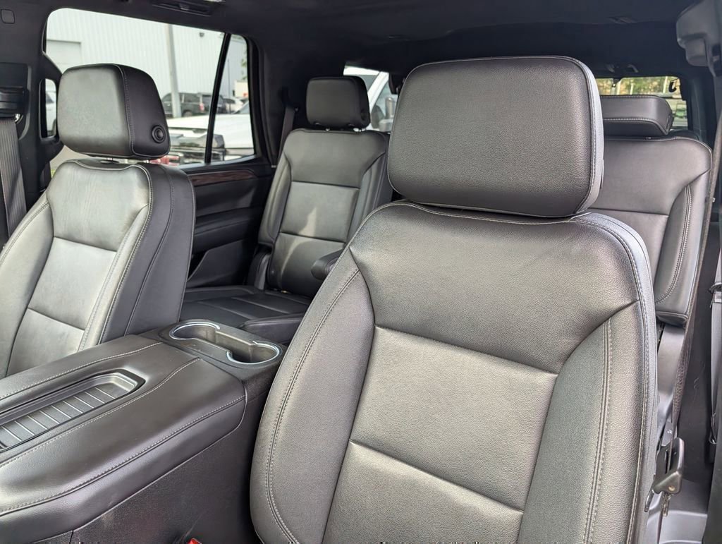 Used 2022 Black Chevrolet Z71 image 14