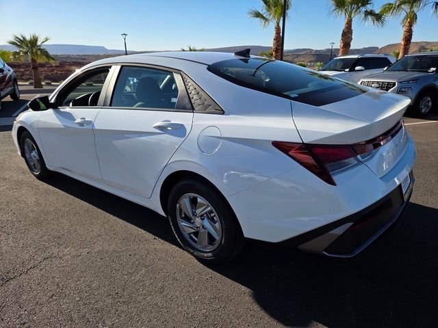 New 2026 White Hyundai SE image 4