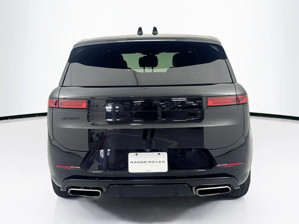 Used 2024 Black Land Rover Dynamic SE image 6