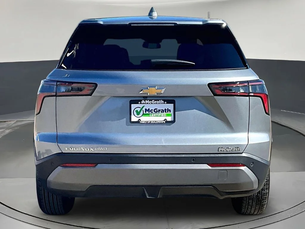 Used 2025 Gray Chevrolet LT image 6