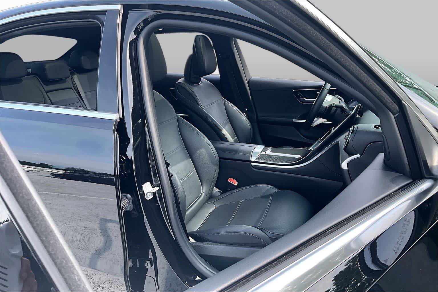 Used 2024 Obsidian Black Metallic Mercedes-Benz C 300 image 9