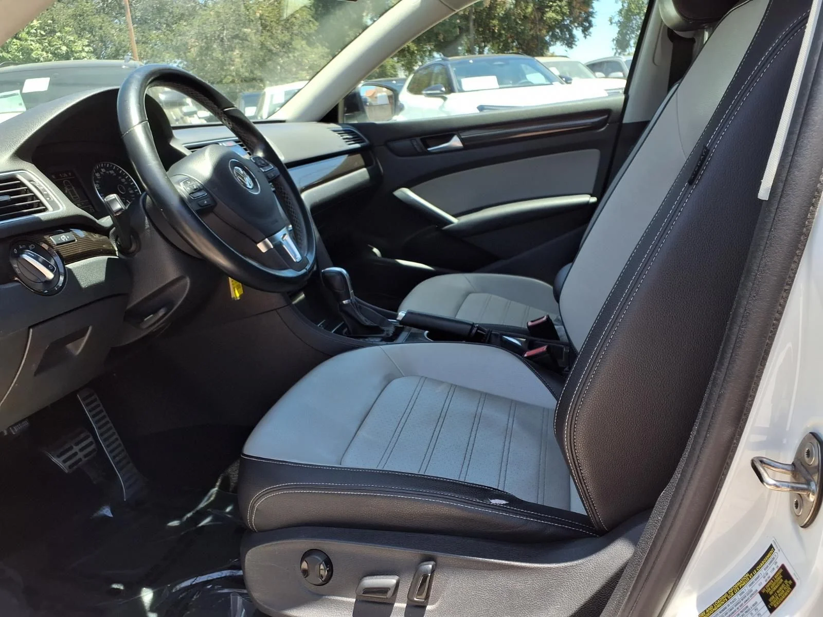 Used 2015 White Volkswagen 1.8T Sport image 16