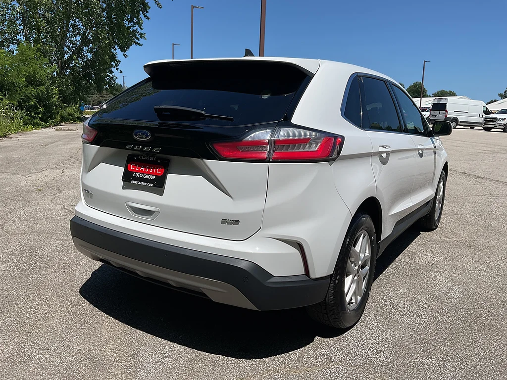 Used 2024 Oxford White Ford SEL image 5