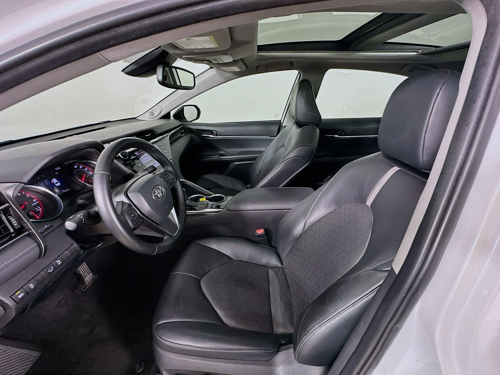 Used 2020 Beige Toyota  image 31