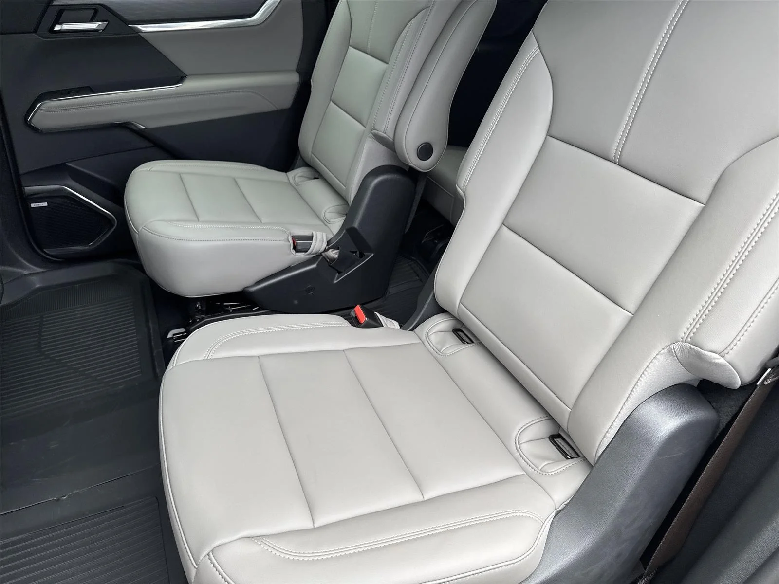 2026 GMC Acadia Elevation - Photo 30