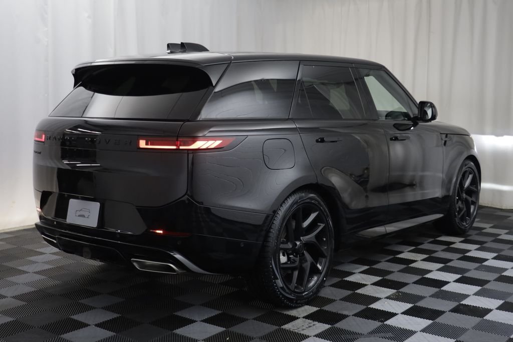 New 2026 Santorini Black LAND ROVER Dynamic SE image 18