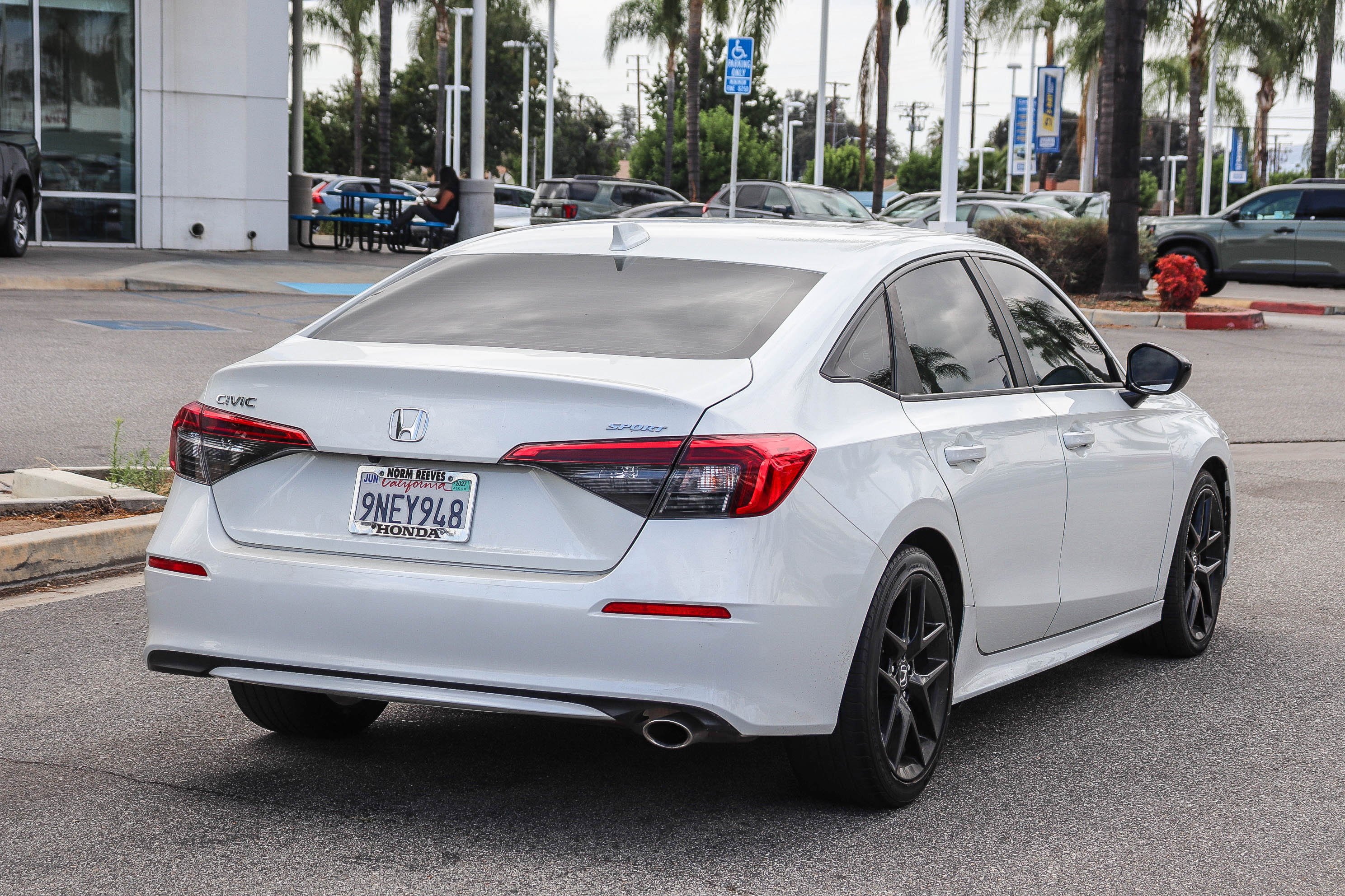 Certified Used 2024 Platinum White Pearl Honda Sport image 25