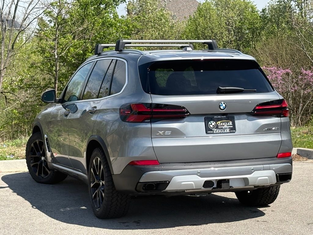 Used 2026 Gray BMW xDrive40i image 4
