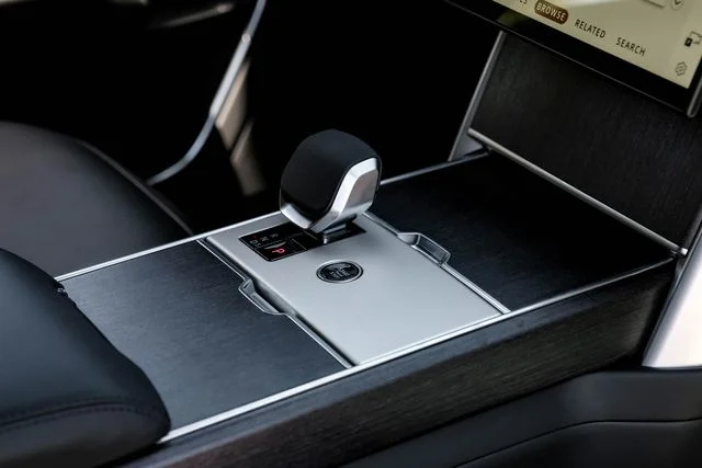 New 2026  Land Rover SE image 34