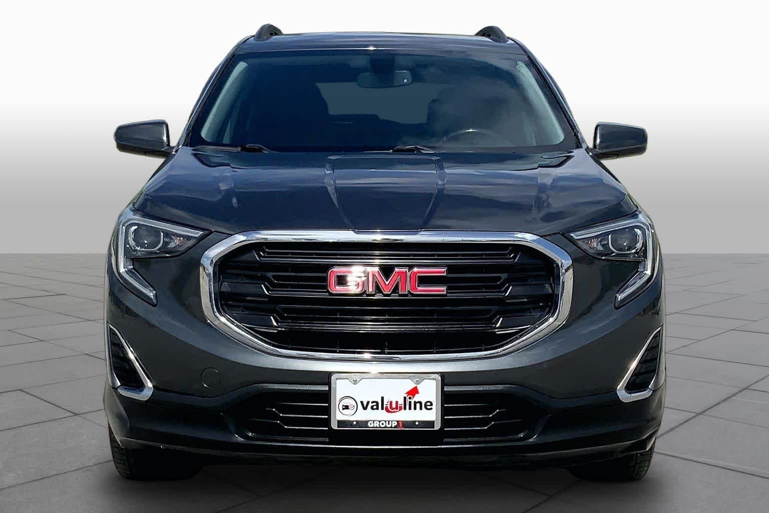 Used 2018 Graphite Gray Metallic GMC SLE image 4