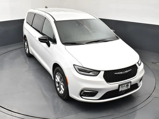 2026 Chrysler Pacifica Select - Photo 13