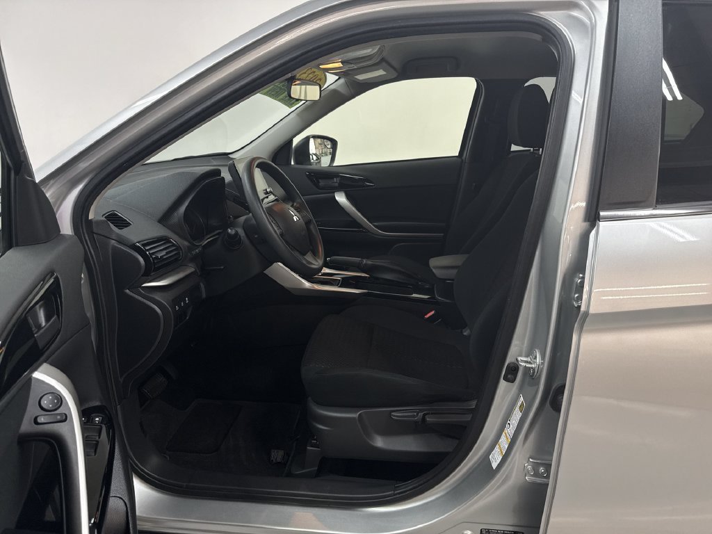 Used 2023 Silver Mitsubishi LE image 12