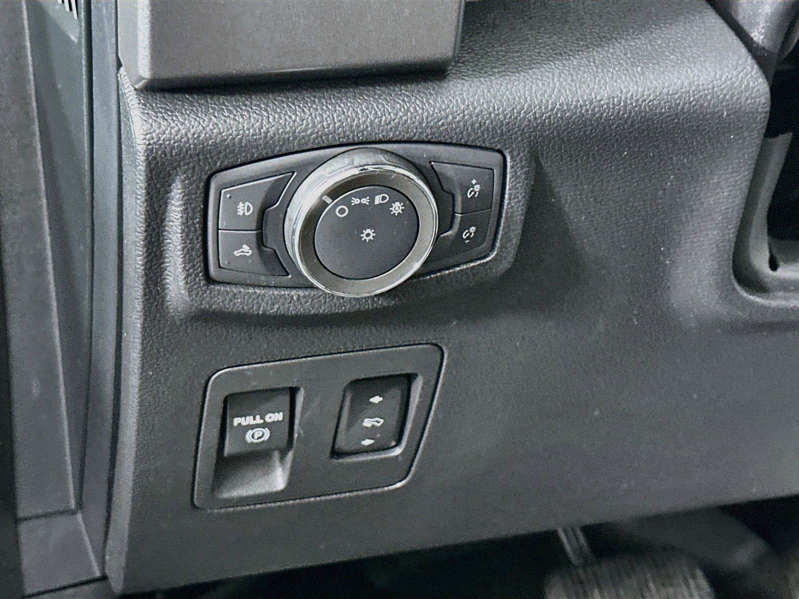 Used 2020 Gray Metallic Ford XLT image 10