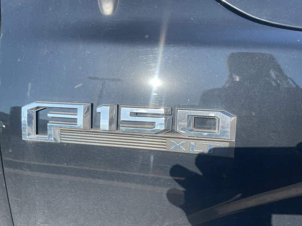 Used 2018 Shadow Black Ford XLT image 10