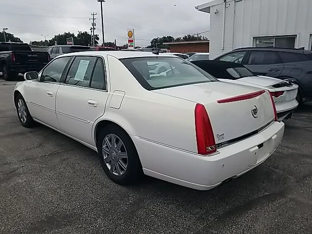 Used 2006 White Cadillac Base image 16