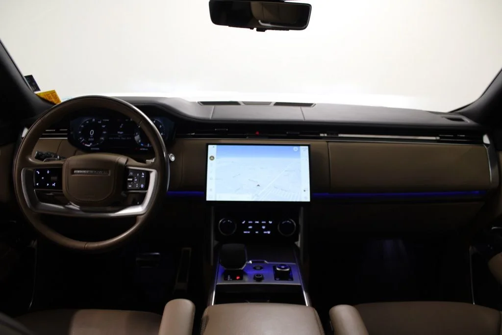 Certified Used 2023 White Land Rover SE image 34