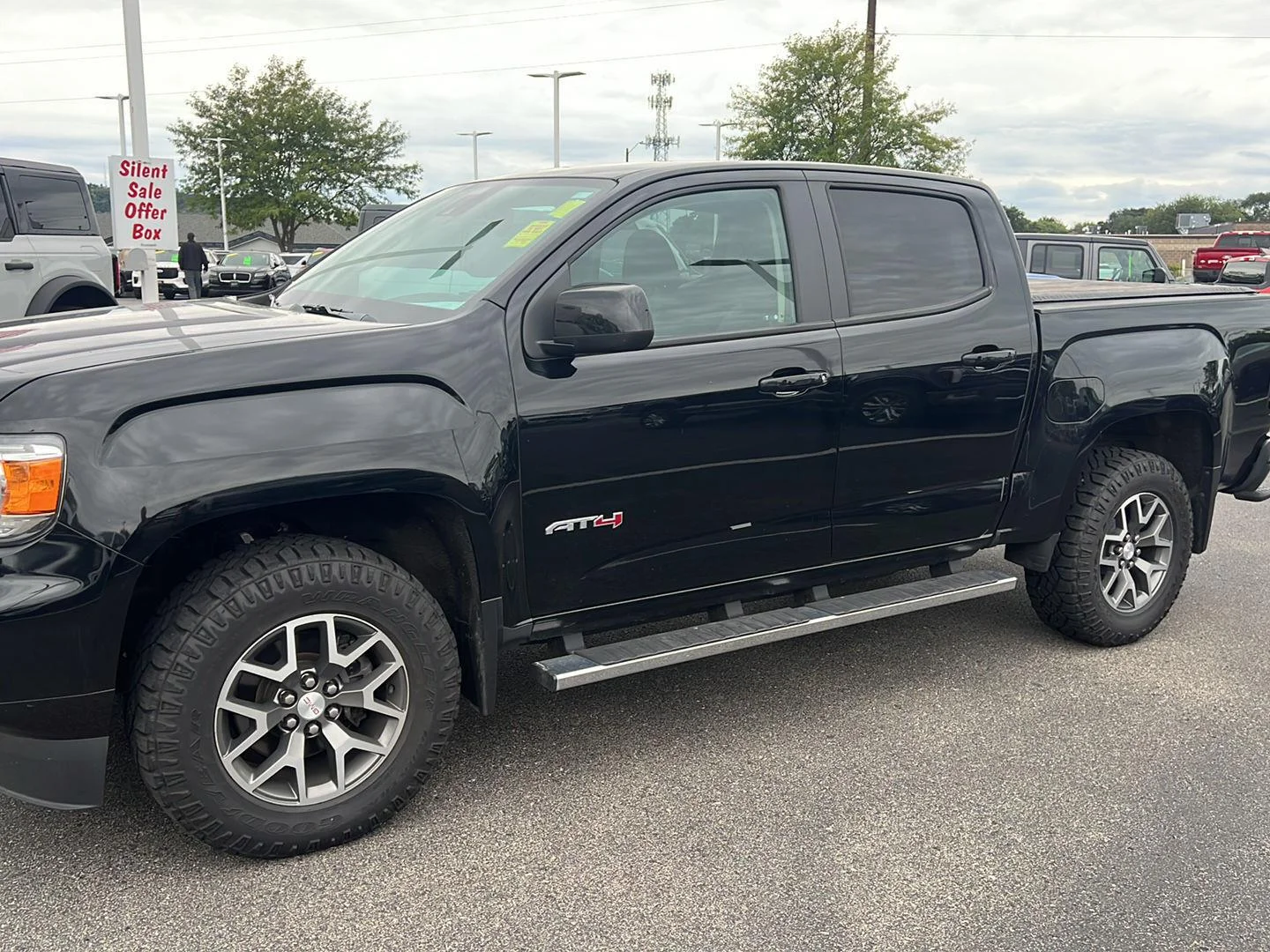 Used 2021 Onyx Black GMC 4WD AT4 w/Cloth image 12