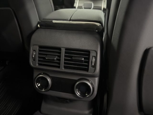 New 2026 Arroios Grey Land Rover Dynamic SE image 21