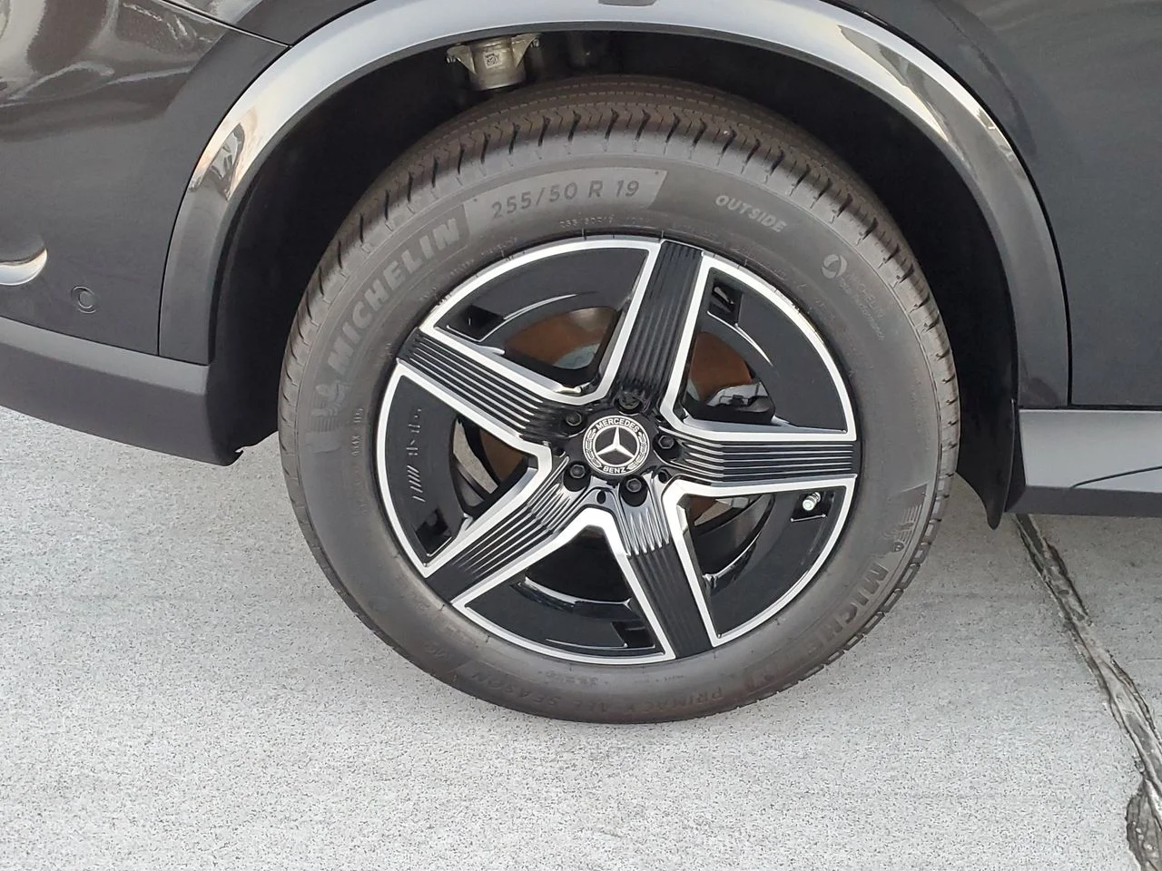 New 2026 Graphite Grey Metallic Mercedes-Benz GLC 300 image 7