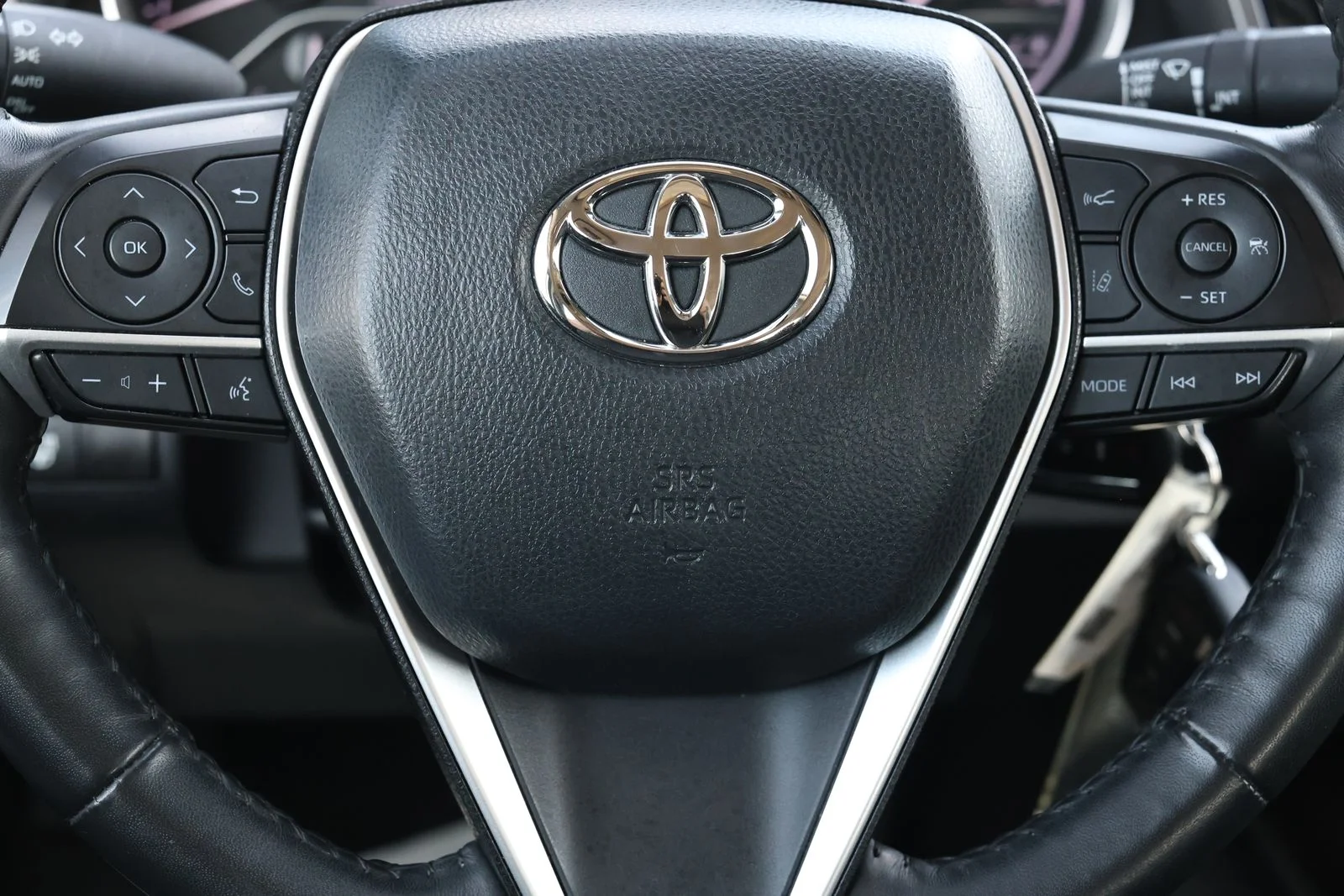 Used 2024 White Toyota LE image 18