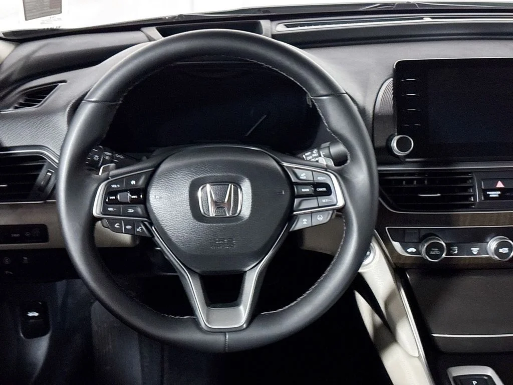 Used 2019 Gold Honda Touring image 13